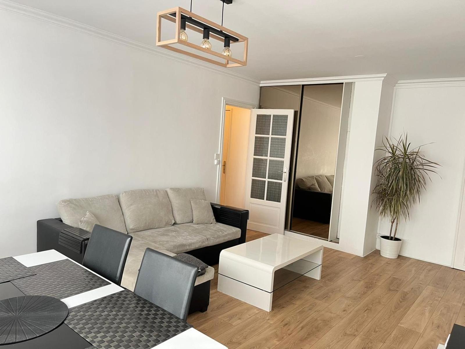 Elegant 3 Pieces Proche Paris La Defense Apartment เบอซองส์ ภายนอก รูปภาพ