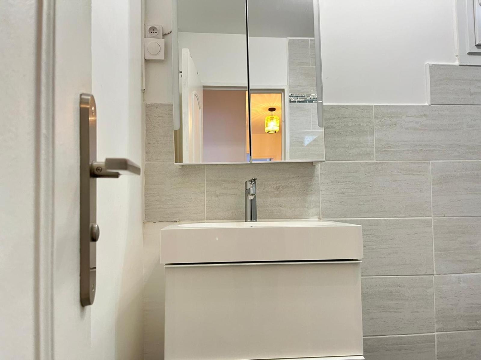 Elegant 3 Pieces Proche Paris La Defense Apartment เบอซองส์ ภายนอก รูปภาพ