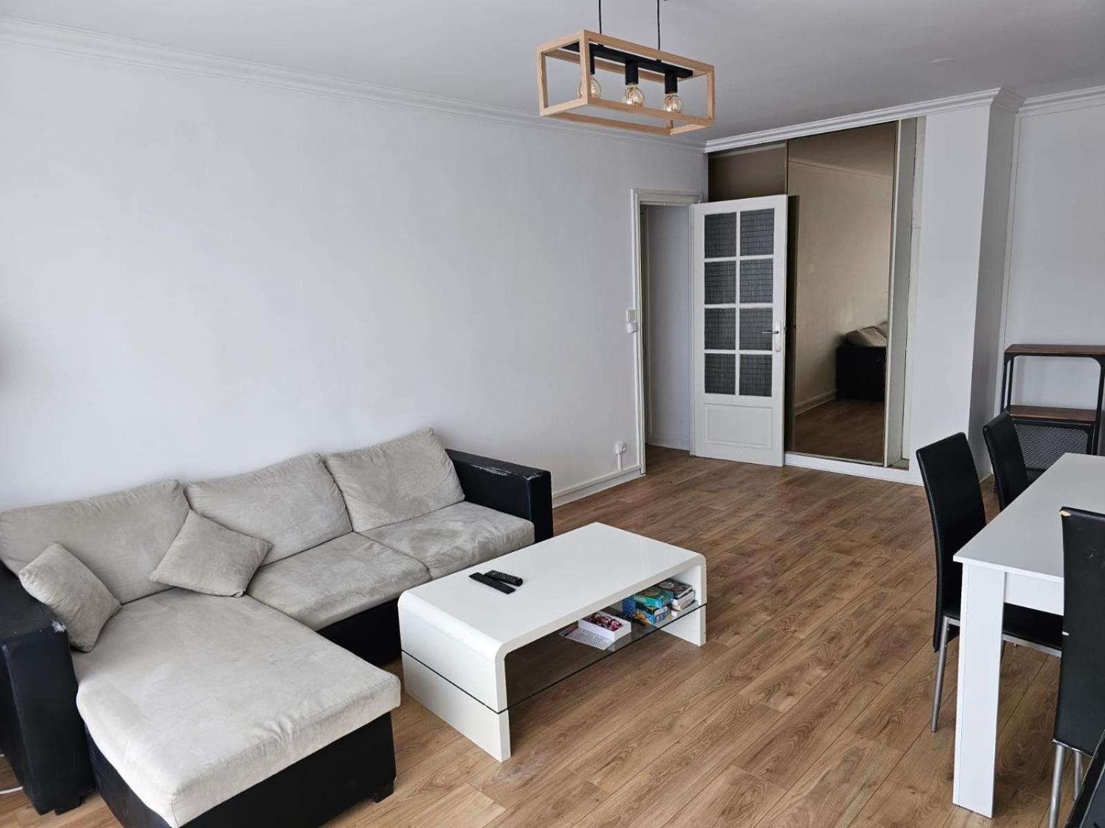 Elegant 3 Pieces Proche Paris La Defense Apartment เบอซองส์ ภายนอก รูปภาพ