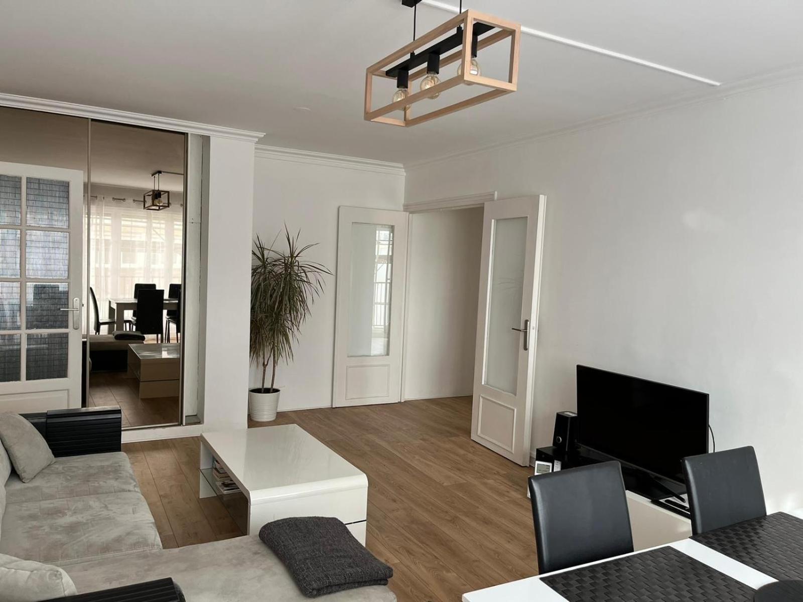 Elegant 3 Pieces Proche Paris La Defense Apartment เบอซองส์ ภายนอก รูปภาพ