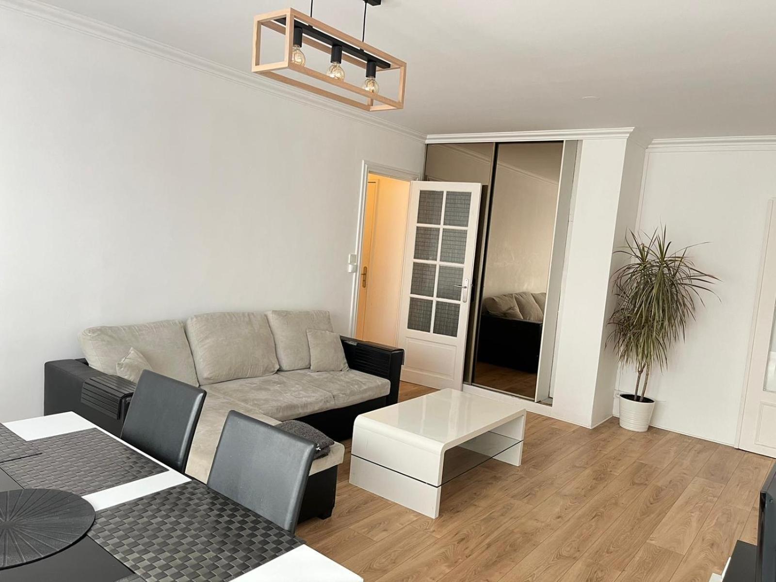 Elegant 3 Pieces Proche Paris La Defense Apartment เบอซองส์ ภายนอก รูปภาพ